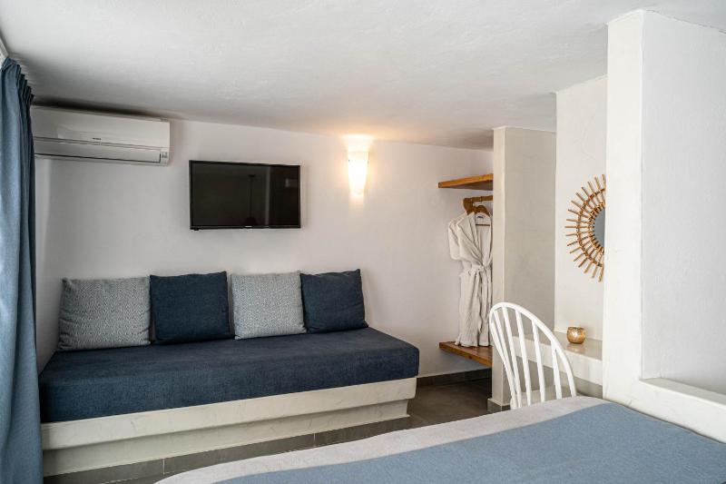 Superior Double Room with Outdoor Hot Tub - Split Level	 image 3