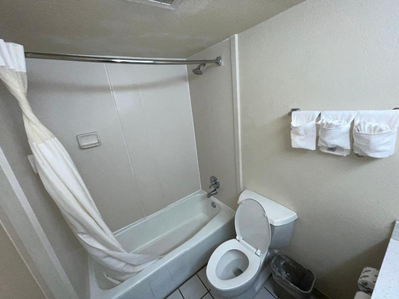 Standard King Room - Smoking image 1