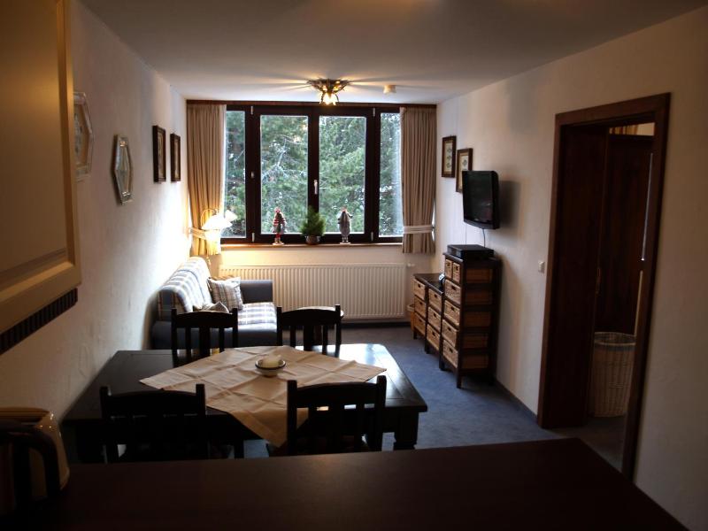 One-Bedroom Apartment with Balcony image 4