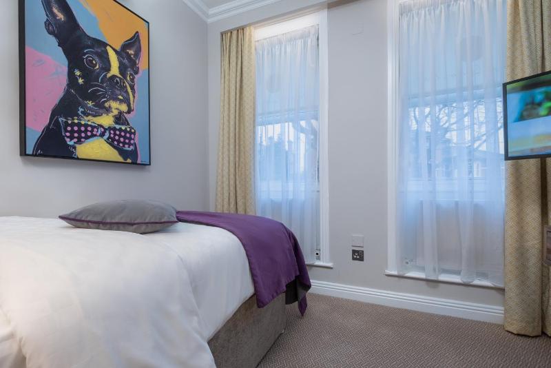 Single Room image 3