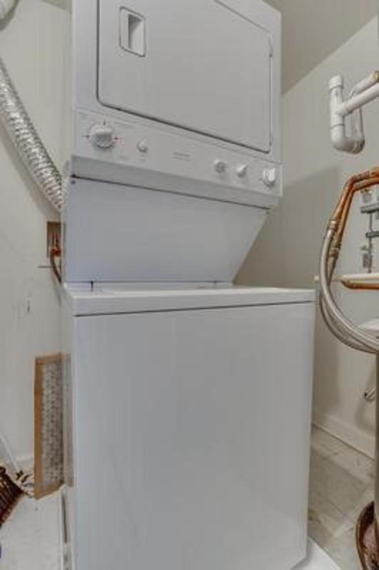One-Bedroom Apartment image 2
