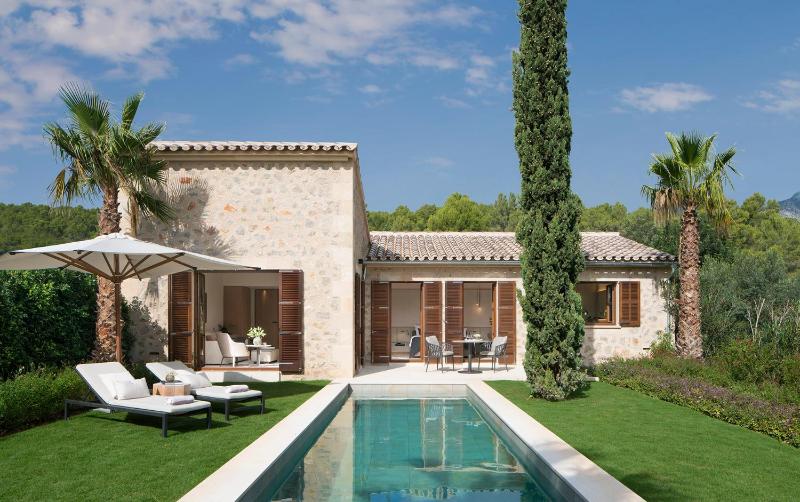 Suite with Private Pool image 1