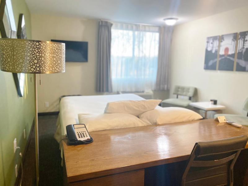 Standard Queen Room image 2