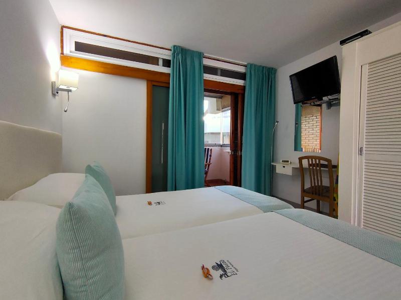 Apartamentos El Paseo - image 1