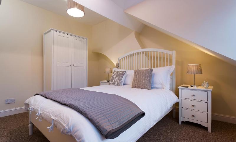 Noble Cottage - image 2