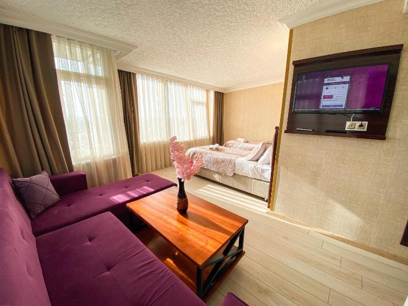 Family Room with Sea View image 4