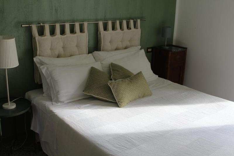 Double Room image 4