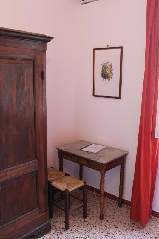 Double Room image 2