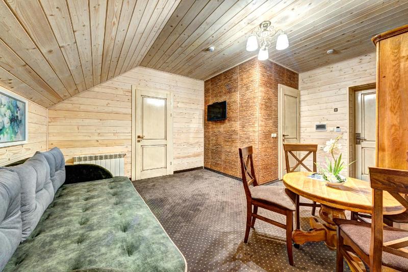 Suite with Spa Access image 3
