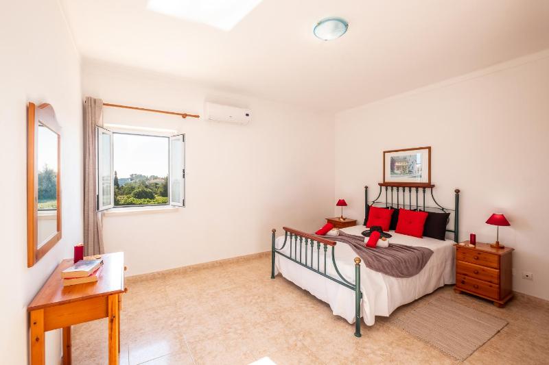 Villa Sunrise - com piscina privada e BBQ em Carvoeiro - image 25