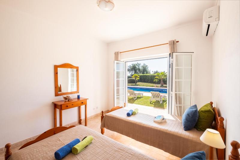 Villa Sunrise - com piscina privada e BBQ em Carvoeiro - image 4