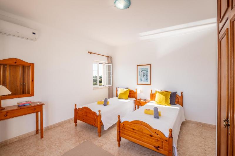 Villa Sunrise - com piscina privada e BBQ em Carvoeiro - image 49