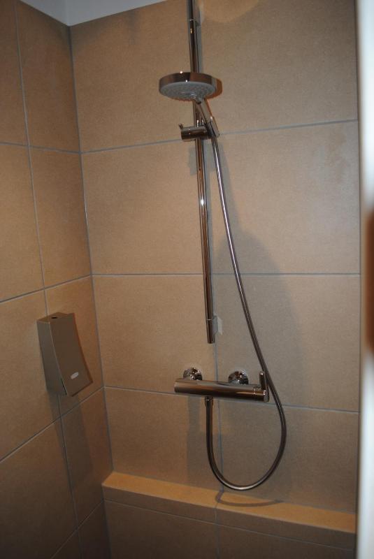 Double Room image 3