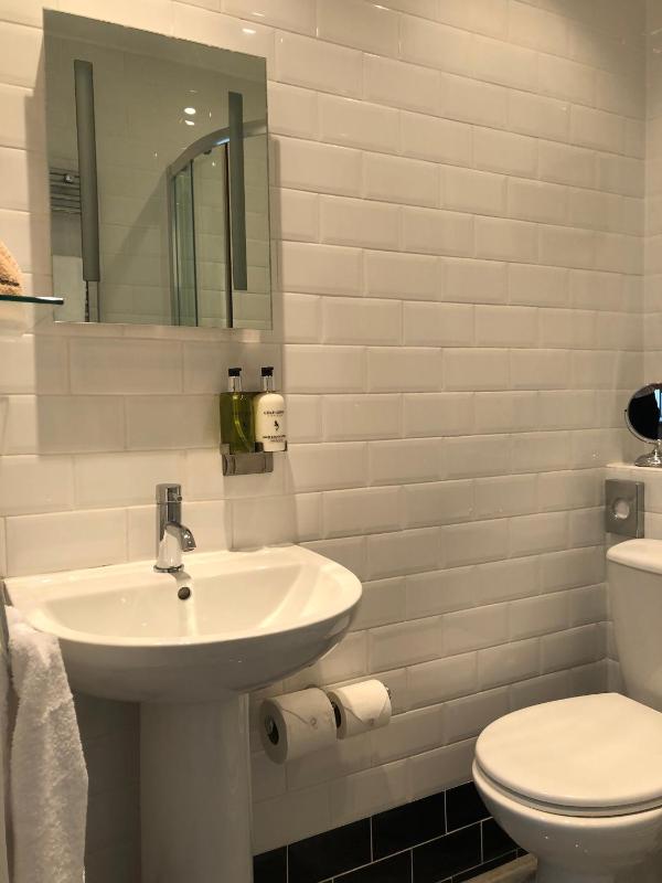 Double Room with Private Bathroom image 4