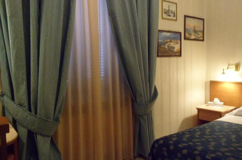Single Room image 1