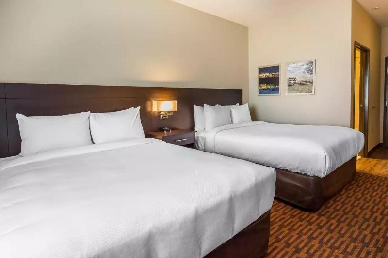 Efficiency Queen Room with Two Queen Beds - Accessible/Non-Smoking image 4