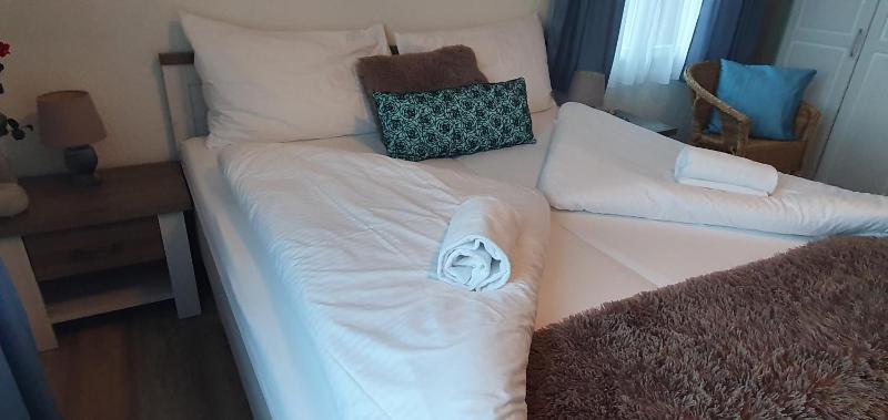 Double Room image 1