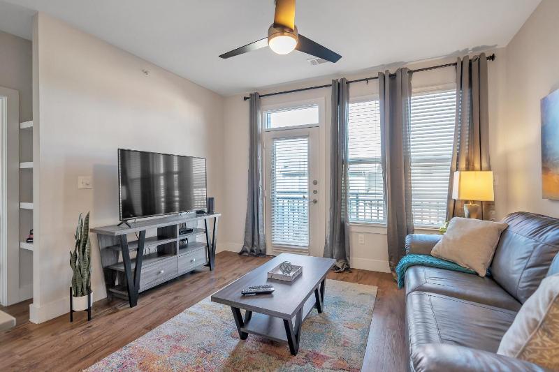Apartment image 3