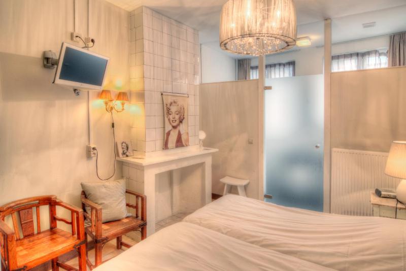 Double or Twin Room image 2