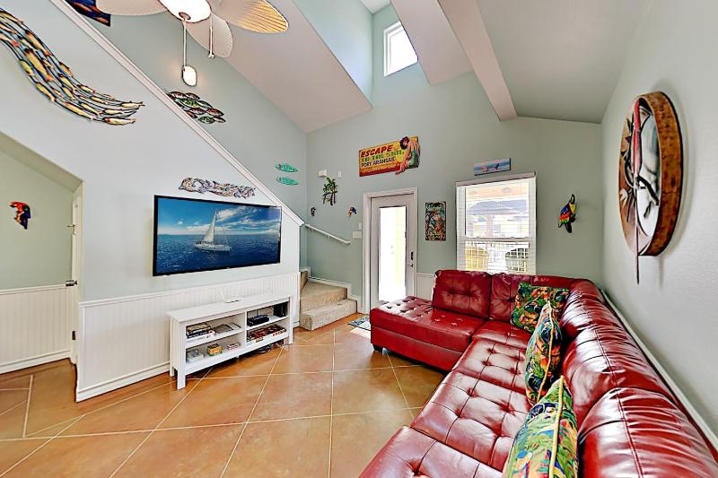 Three-Bedroom Townhouse image 1