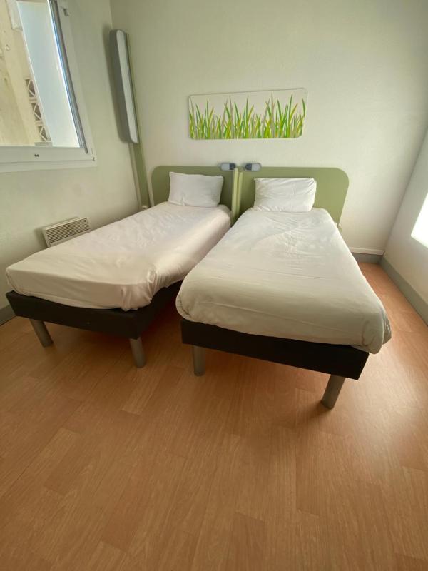Twin Room image 2