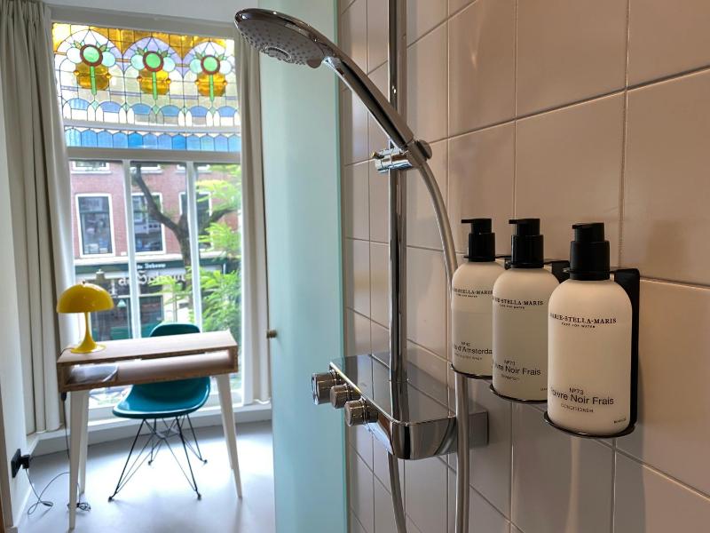 Quadruple Room image 2