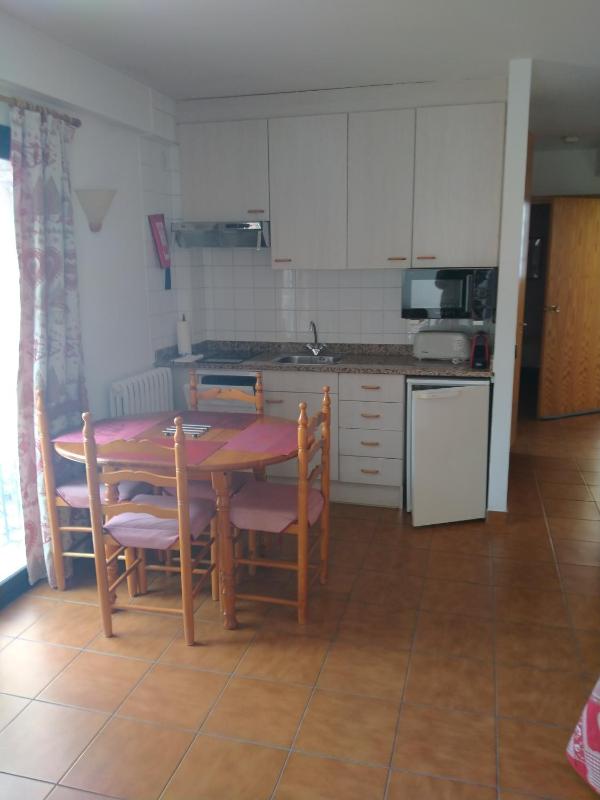 One-Bedroom Apartment image 4