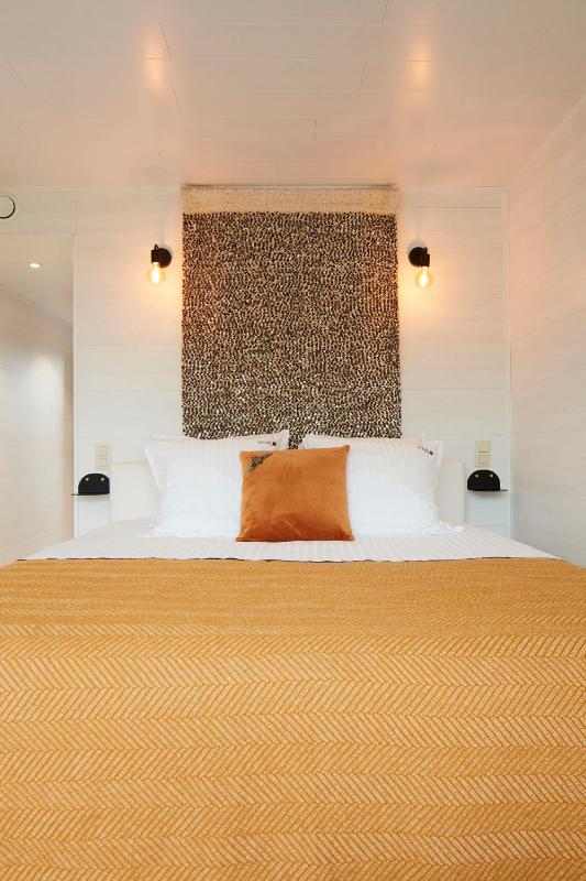 Deluxe Double Room image 3