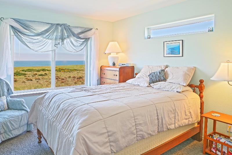 Three-Bedroom House image 4