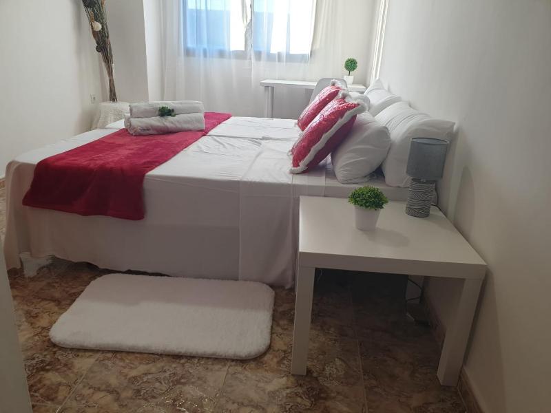 Triple Room with Private Bathroom image 3