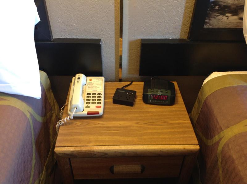 King Room - Non-Smoking image 3