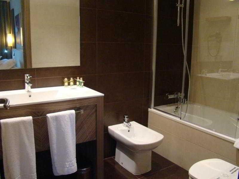 Room #24466309 image 3