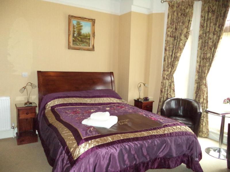 Superior Double Room image 4