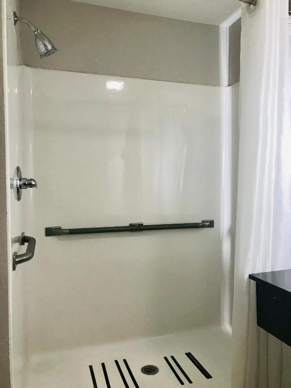 King Room - Disability Access/Non-Smoking image 2