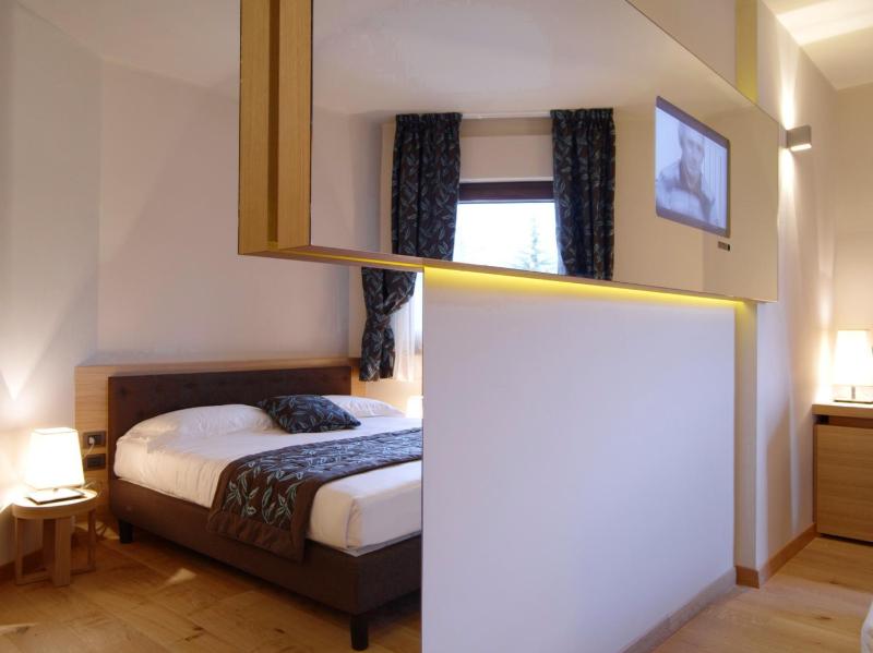 Superior Triple Room image 2