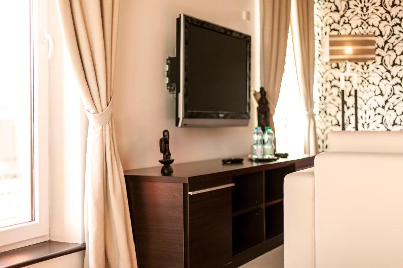 Deluxe Suite image 4