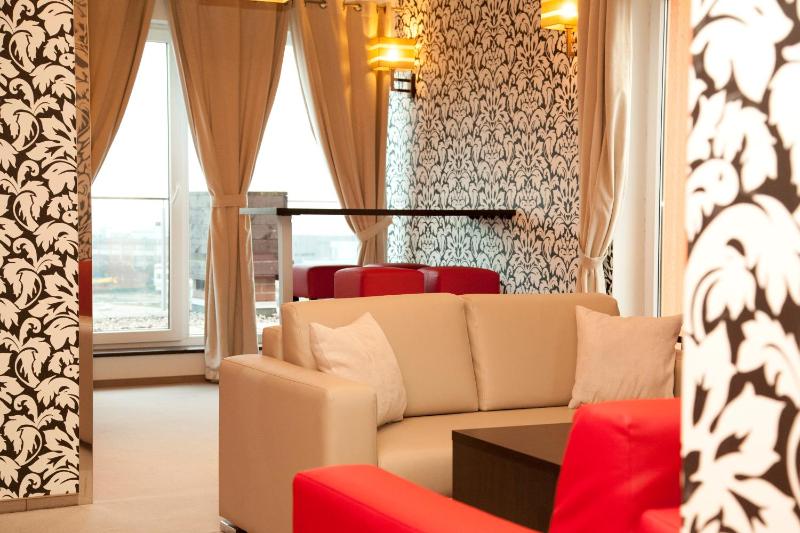 Deluxe Suite image 3
