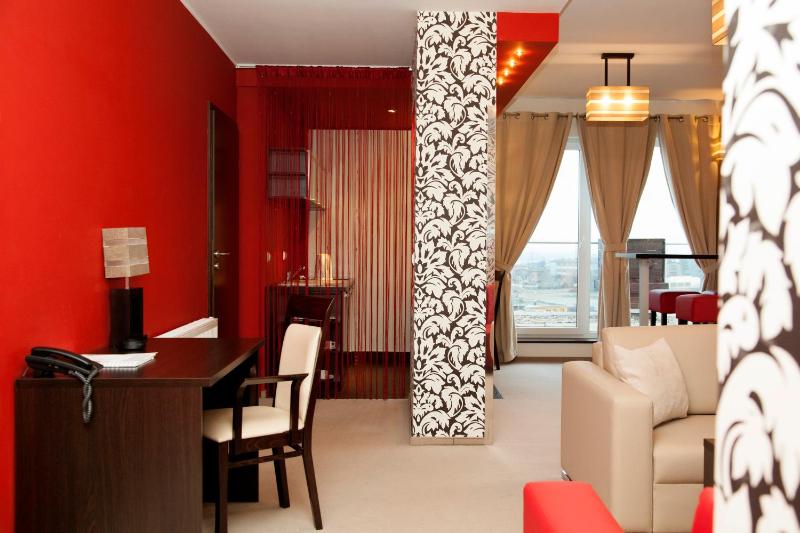 Deluxe Suite image 2