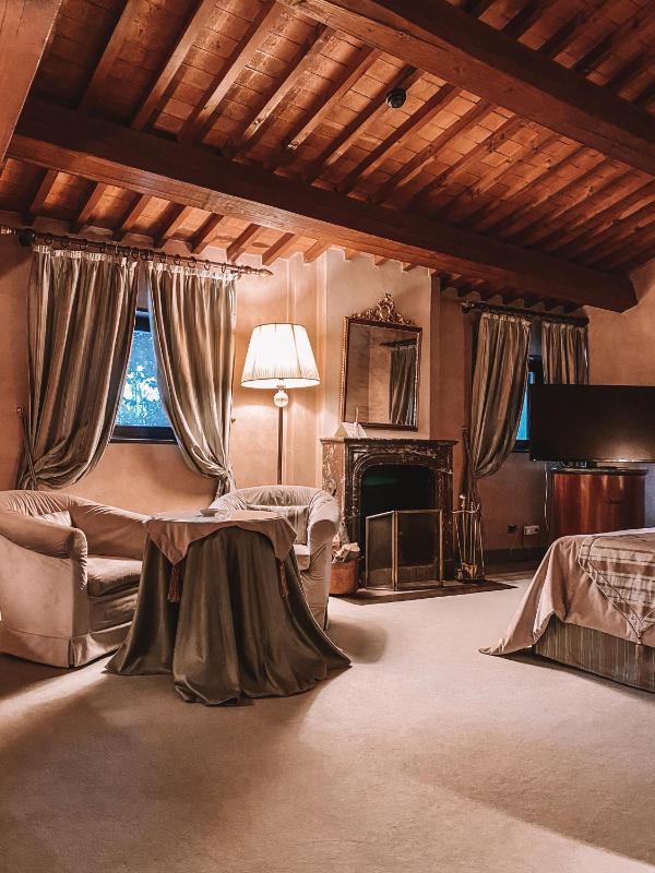Superior Junior Suite image 3