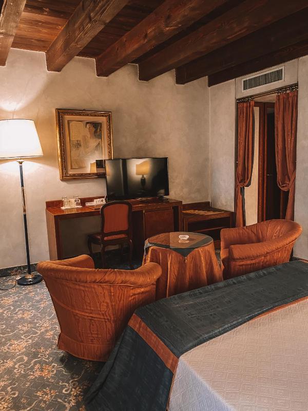 Classic Junior Suite image 3