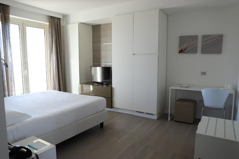 Smeraldo Suites & Spa - image 23