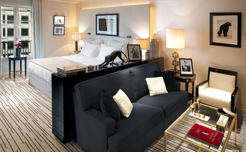 Junior Suite with City View image 3
