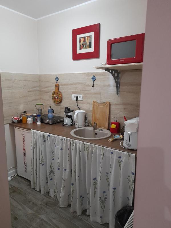 Skyline Central Apartment - image 22