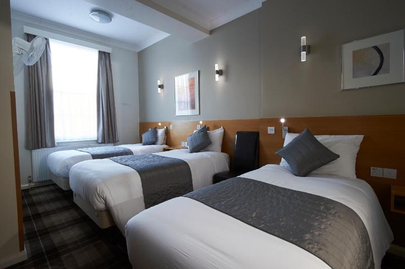 Triple Room image 3