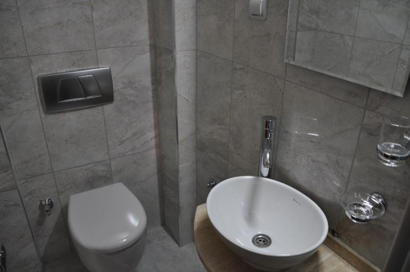 Standard Triple Room image 2