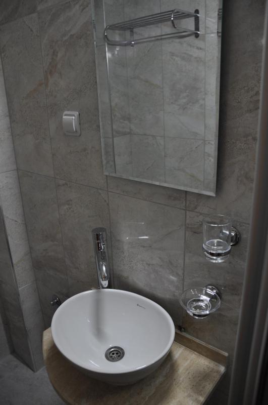 Standard Quadruple Room image 4