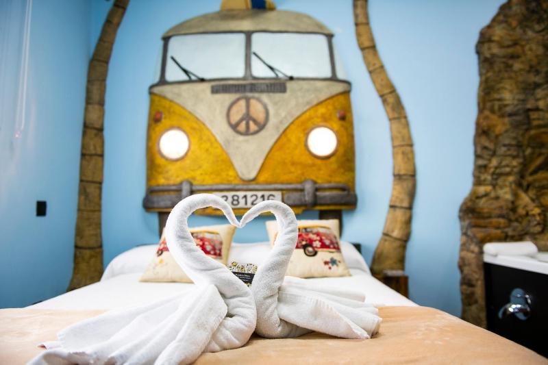 Deluxe Double Room with Bath image 1