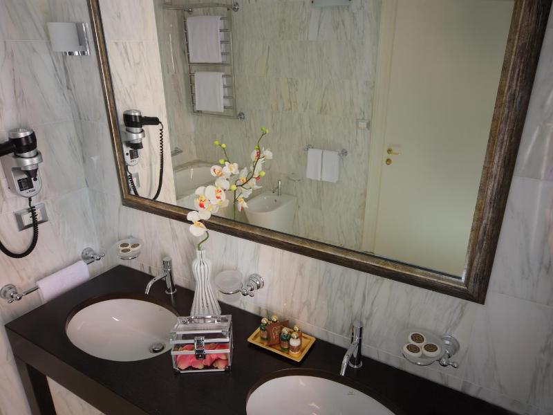 Deluxe Double Room - Annex image 3