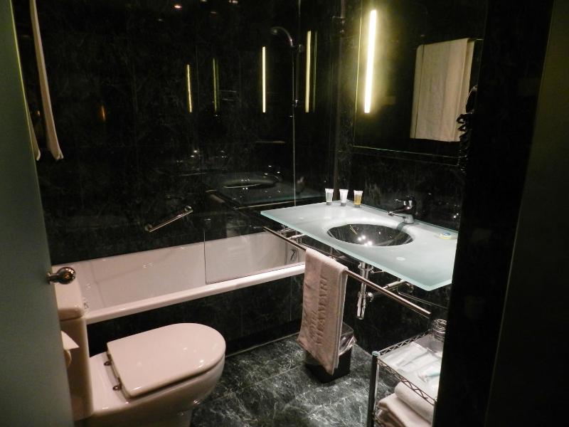 Interior- Facing Double Room With Natural Light image 4