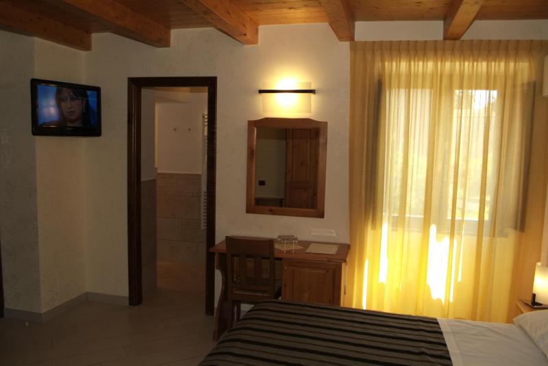 Double or Twin Room image 4